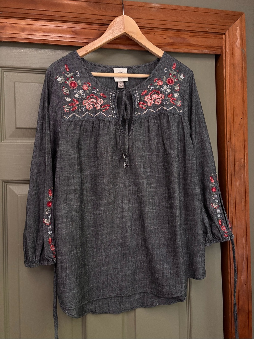 Knox Rose Charcoal Gray Embroidered Peasant Tunic with Red Accents